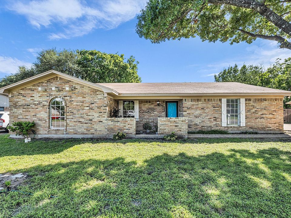 1st image of 141 Travis Ln