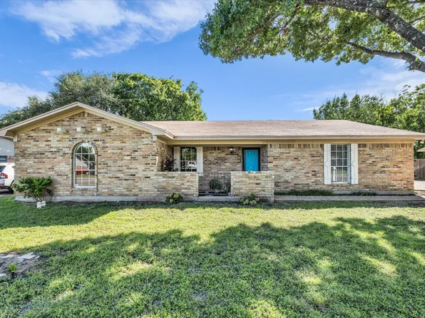 141 Travis Ln, Hewitt, TX 76643