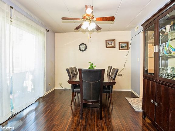 3rd image of 4021 W 97th St APT 1S