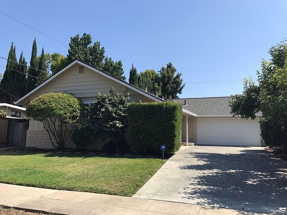 1st image of 5526 Greenoak Dr
