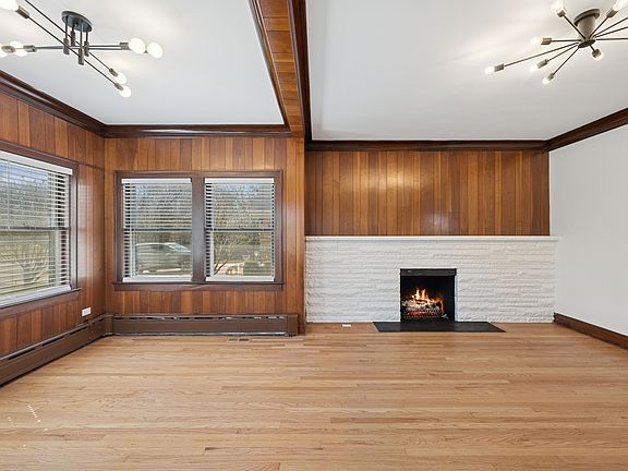 5th image of 299 Bloom St