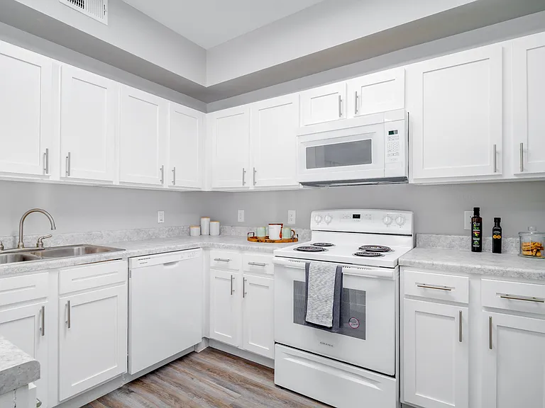 Residences at Salado — Photo 16