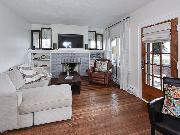 3rd image of 2107 Elbur Ave