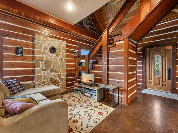 4th image of 28537 Paradise Manor Dr
