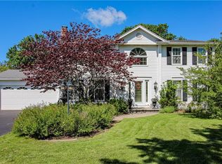 9 Kilkenny Ct, Fairport, NY 14450