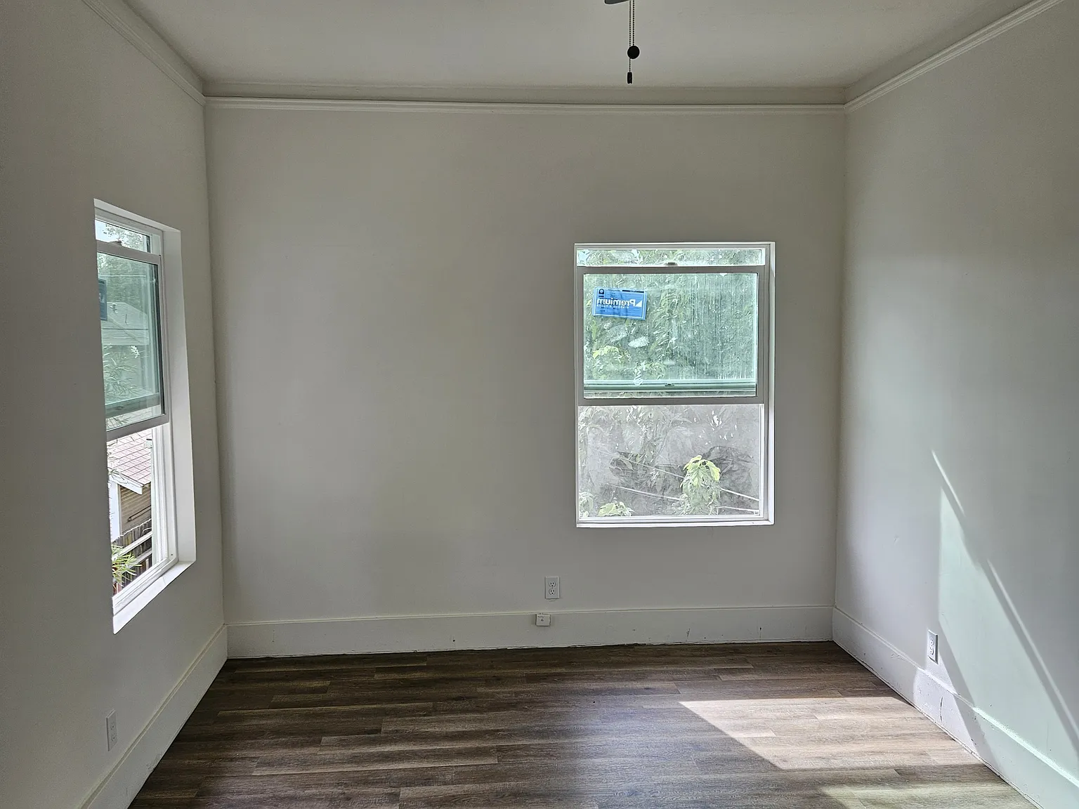 852 W 20th St — Photo 4