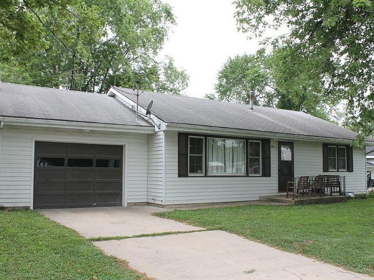 449 Main St Prairie Home, MO, 65068 Apartments for Rent Zillow