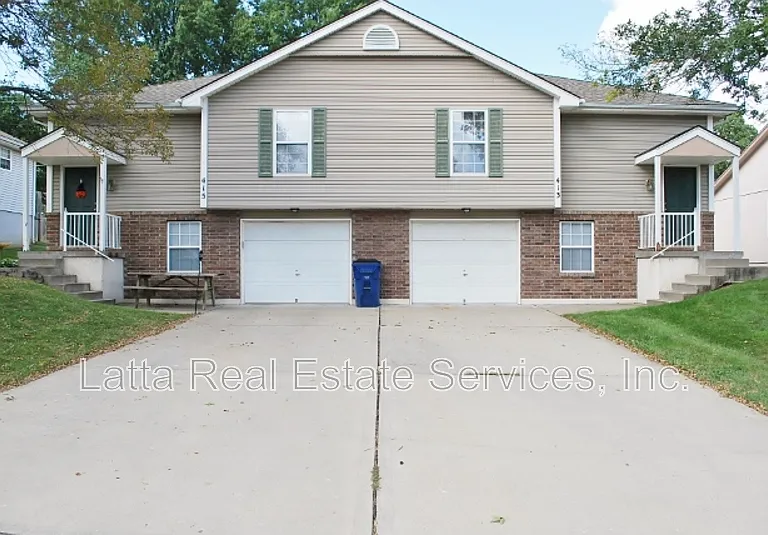 415 SW Joy Ct — Photo 1