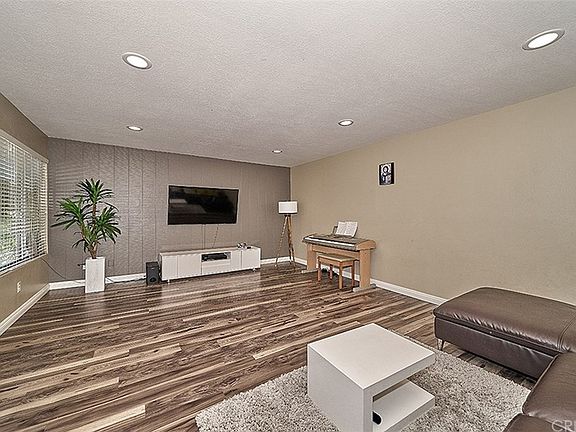 5th image of 18504 Mayall St Unit E