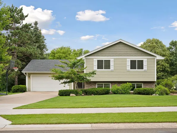 2209 131st Ave NW, Coon Rapids, MN 55448