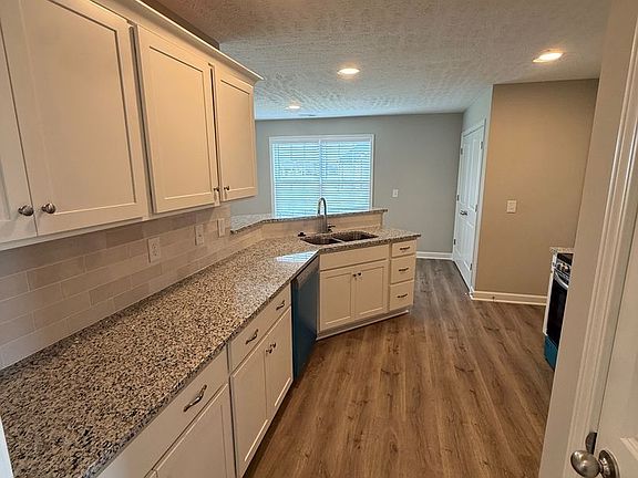 4th image of 3330 Curie Cir