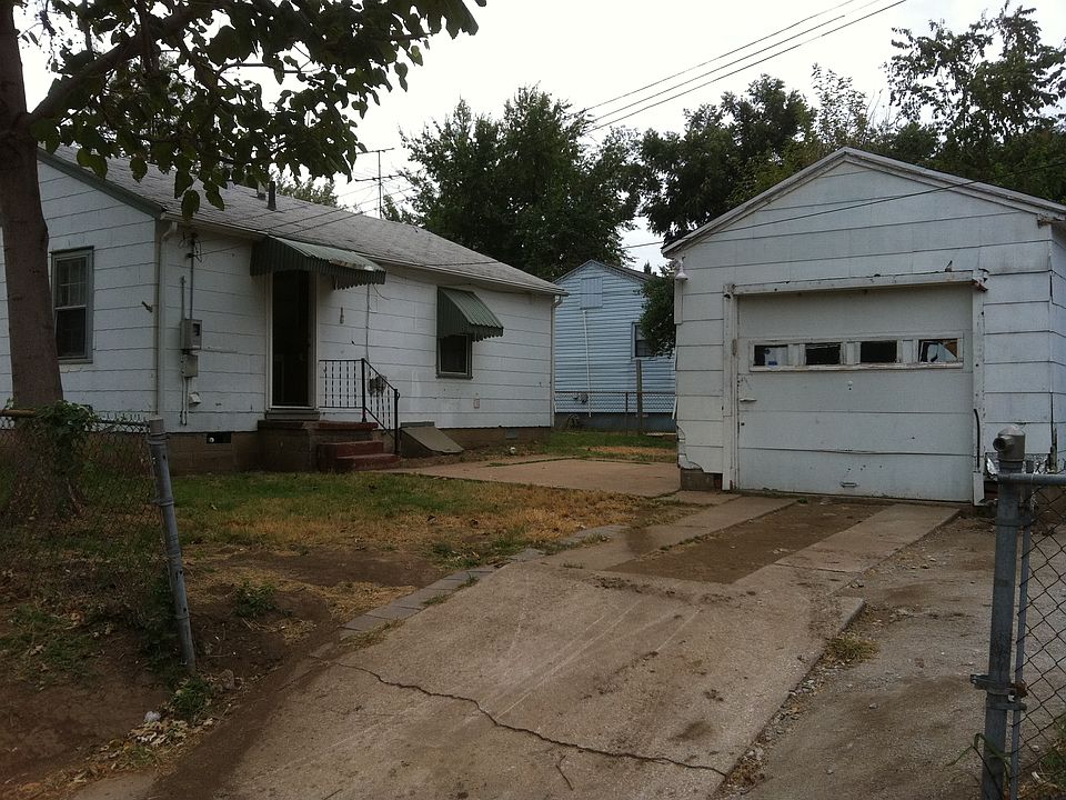 2nd image of 1348 N Urbana Ave