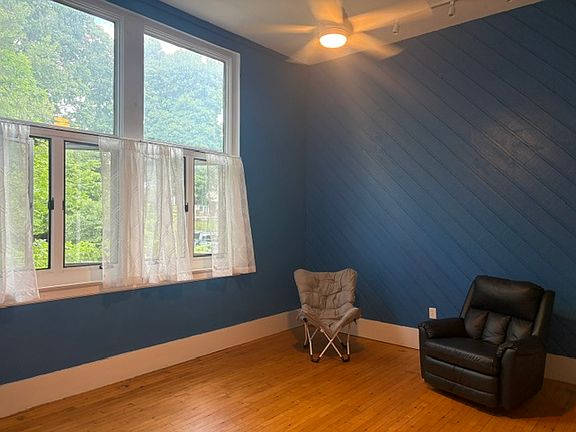 4th image of 67 Union St