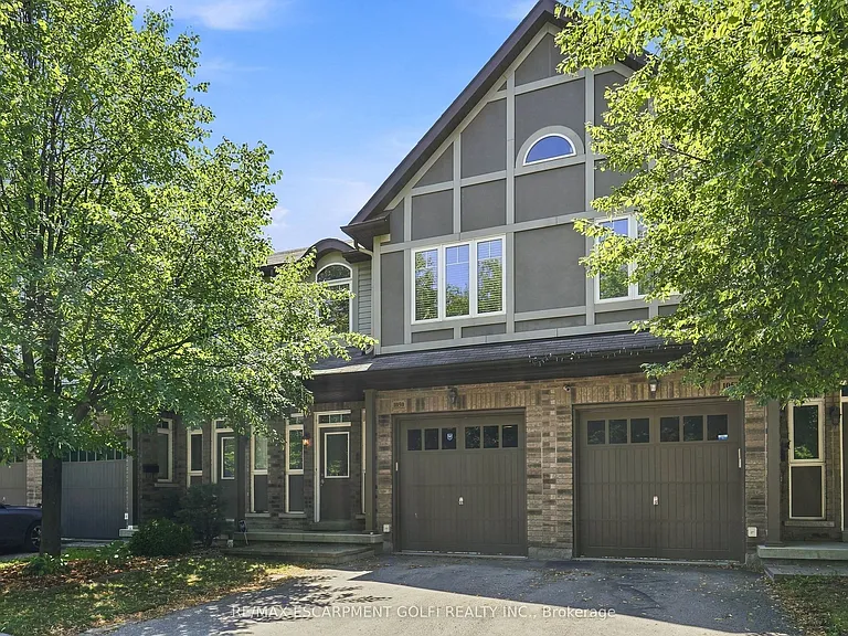 1050 Ryckman Cmn — Photo 2