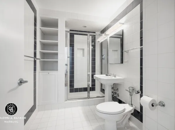 207 East 74th Street image 10 of 12