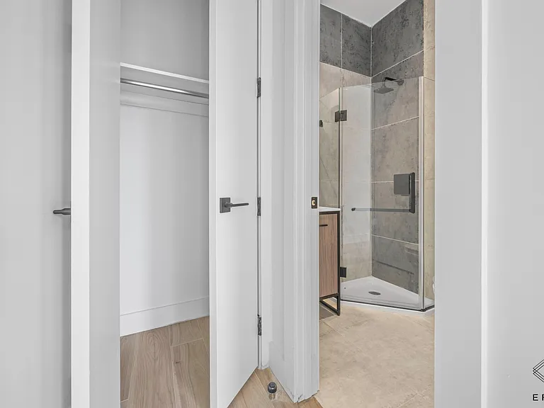 1118 Rogers Ave #3L — Photo 10