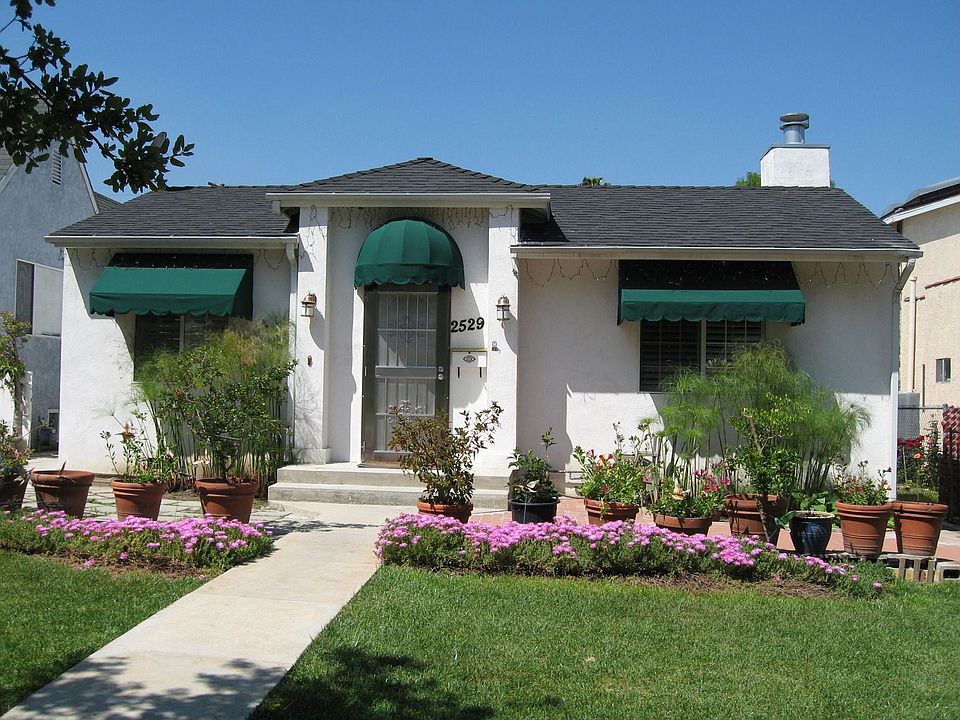 1st image of 2529 La Crescenta Ave