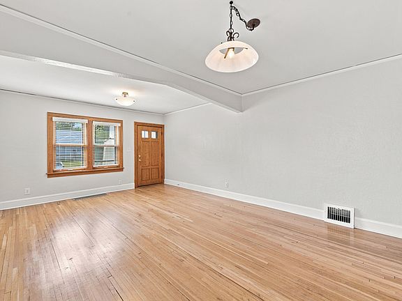 4th image of 5145 28th Ave S