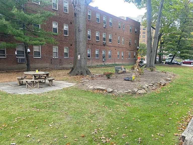 12039 Edgewater Dr #103 — Photo 2
