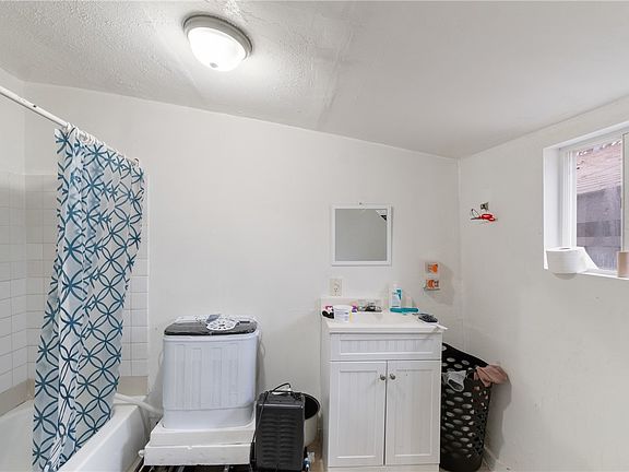 5th image of 622 S Wright St