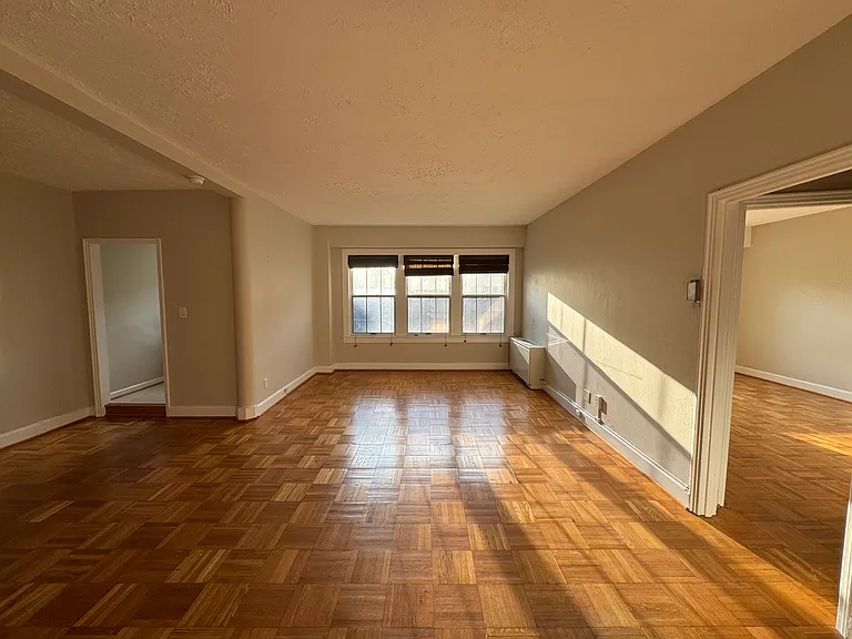 3901 Cathedral Ave NW #302 — Photo 1