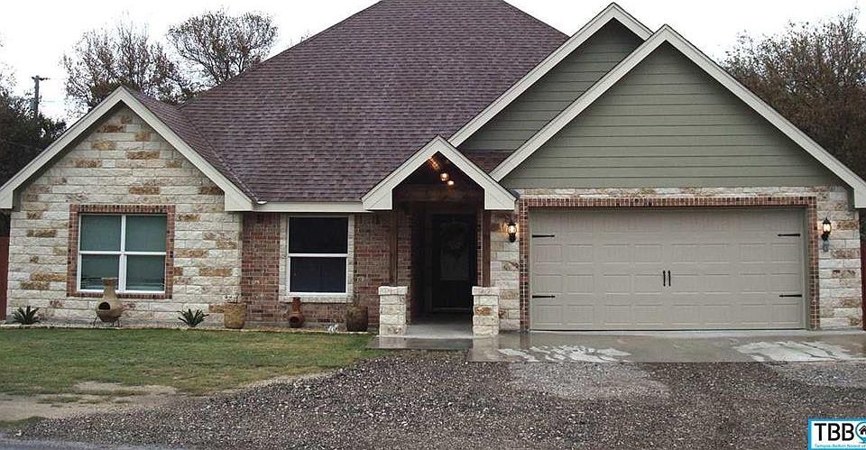 1st image of 2929 Camelot Ln