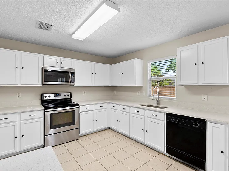 3104 Westview Dr — Photo 7