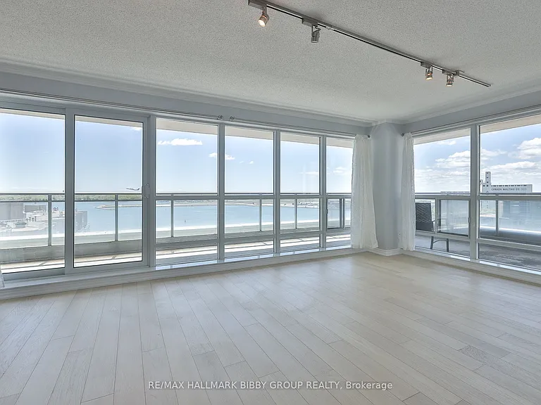410 Queens Quay W #1103 — Photo 2
