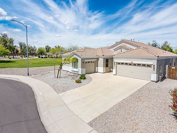 4th image of 18060 W Caribbean Ln
