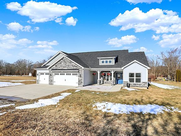 3rd image of 1158 N Deer Meadows Rd