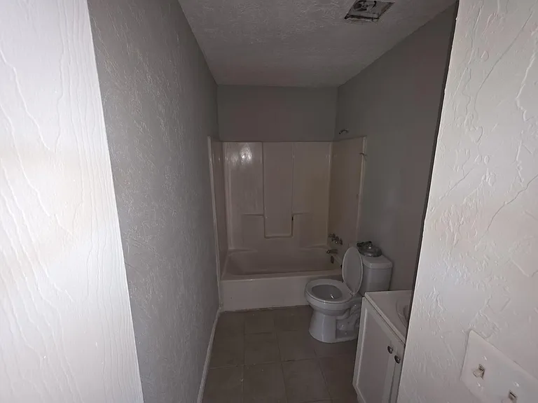 4305 Parkwood Dr — Photo 10