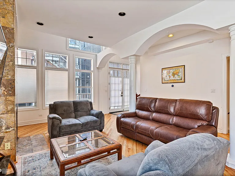 1517 W Irving Park Rd #CH — Photo 16