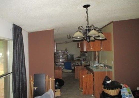 2nd image of 1843 Thomas Dr