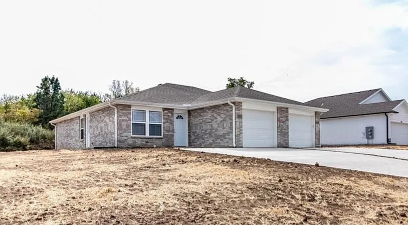 3 bed, 1093 sqft, $1,500 — Photo 4
