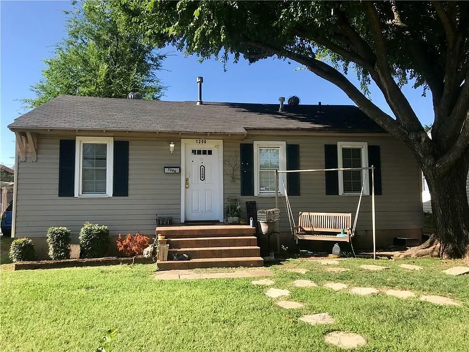 1208 NW 97th St