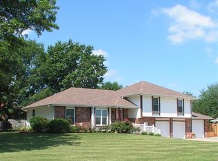 3331 SE Arbor Dr, Topeka, KS 66605