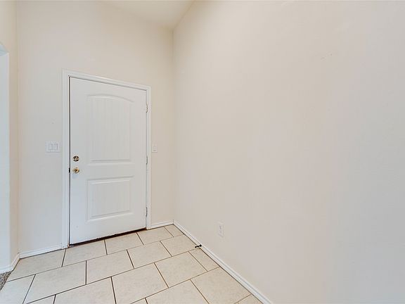 5th image of 6819 Brush Dr
