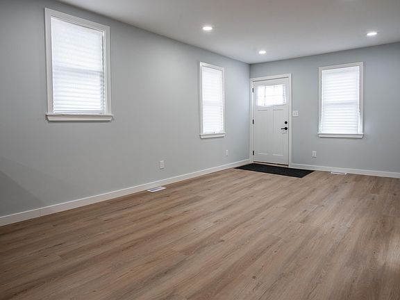 4th image of 20925 Ridgemont Rd