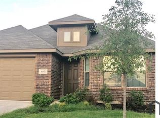 10113 S Race St, Fort Worth, TX 76140