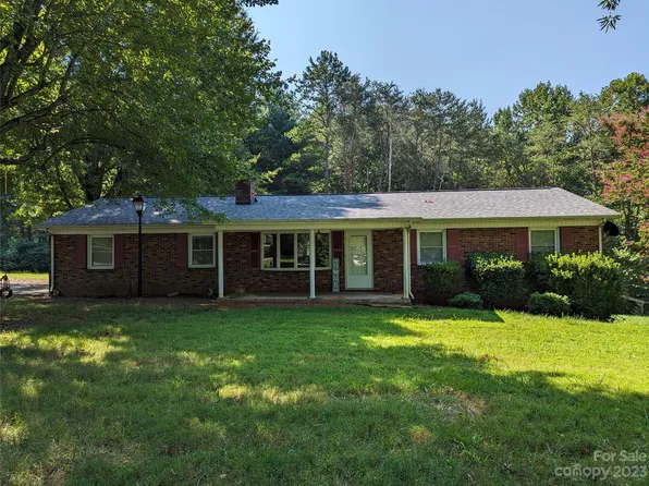 4022 Carlton Dr, Claremont, NC 28610