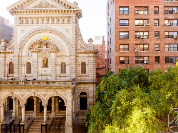 43 West 16th Street image 2 of 7