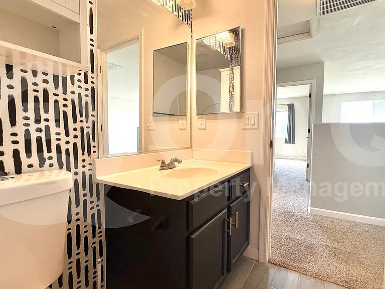 1605 W Central Ave — Photo 21