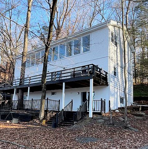 2nd image of 208 Laurel Ln
