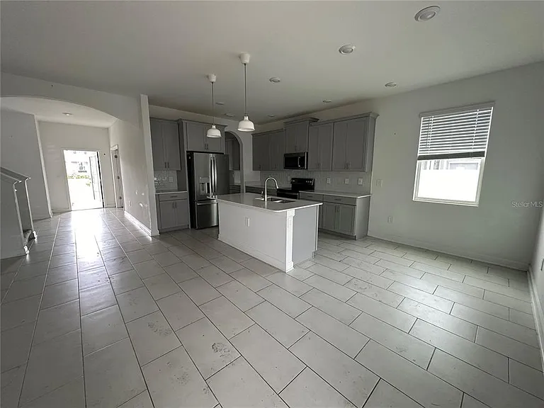 3115 Addison Blvd — Photo 3