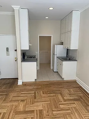 Rented by City Connections Realty | media 4
