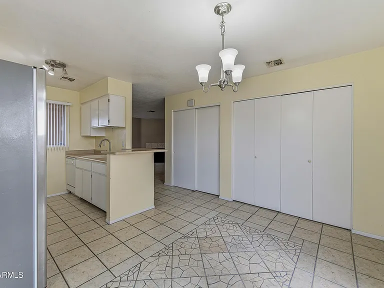 501 W Yukon Dr #4 — Photo 9