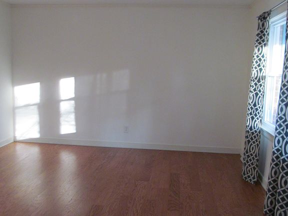 5th image of 551 Whitestone Dr
