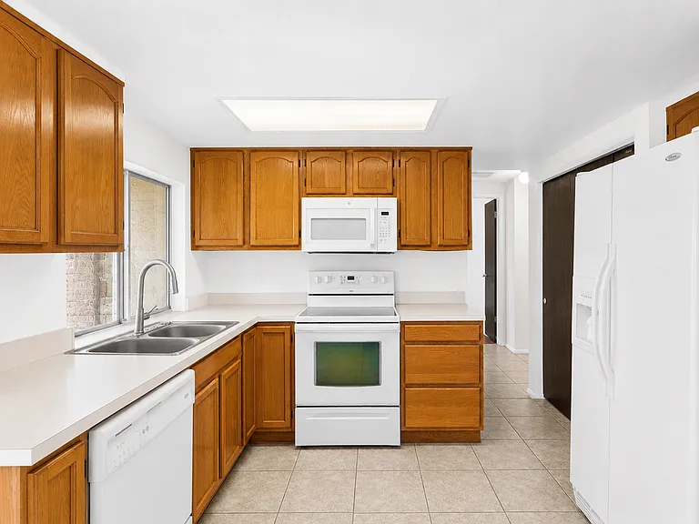 3022 Salisbury Dr — Photo 9
