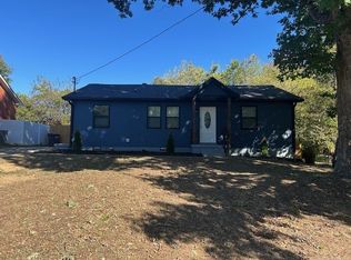 1537 Cherry Tree Dr, Clarksville, TN 37042