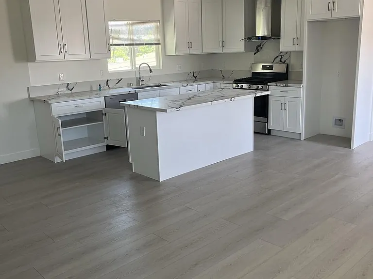 12420 Luna Pl — Photo 5